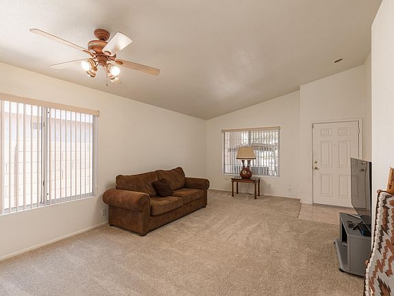 005_Living Room