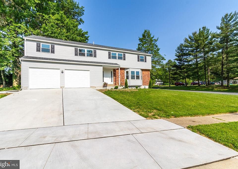 1st image of 800 Baylor Dr