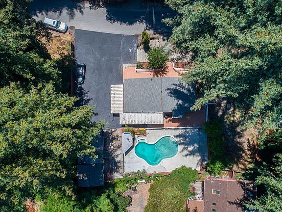 3rd image of 596 West Dr