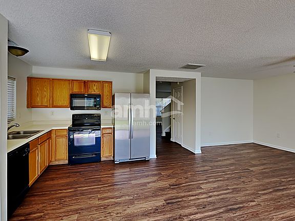 3rd image of 441 Tribune Dr