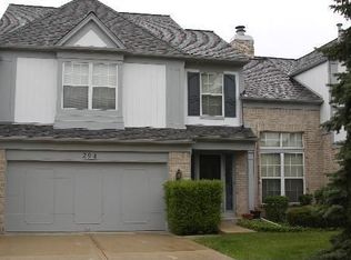 294 Lorraine Cir, Bloomingdale, IL 60108