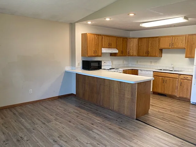 1705 University Dr - 1705 University Dr — Photo 3