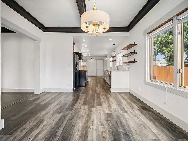 5703 N Regal St — Photo 27