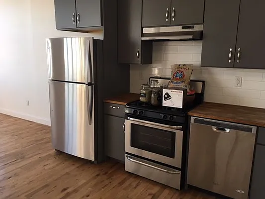 Rented by Esquire Management Corp | media 19