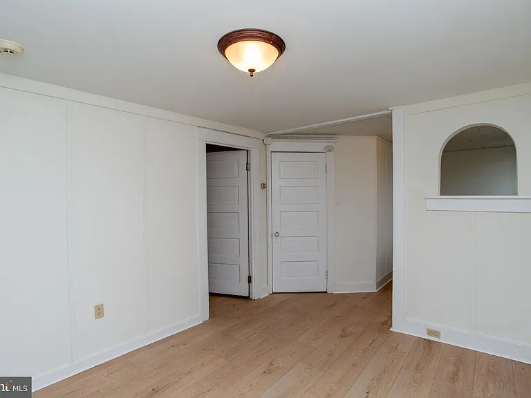 37 S 13th St #3 — Photo 9