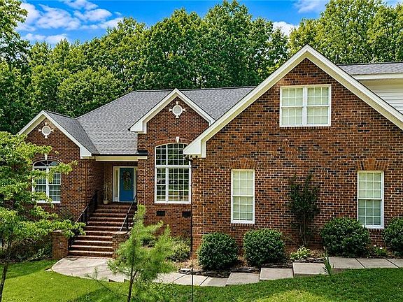 2nd image of 265 Westminster Ct