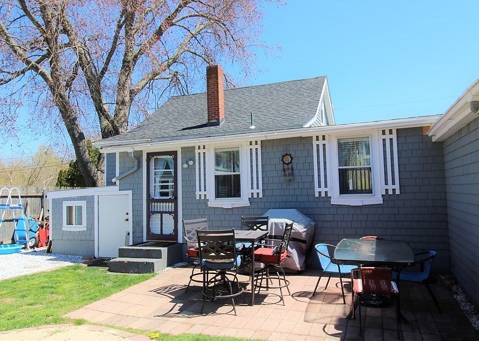 99 Pond St, Swansea, MA 02777 Zillow