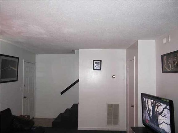 3rd image of 243 Edwina Ct