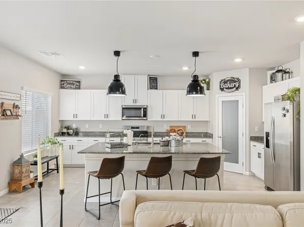 8316 Gold River Ct, Las Vegas, NV 89113