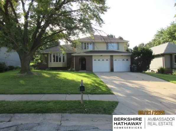 11605 Ruggles St, Omaha, NE 68164