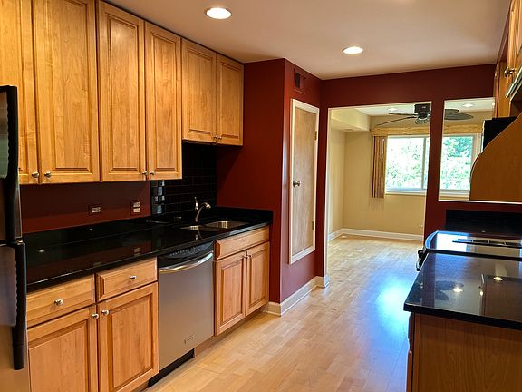 5th image of 100 S Vail Ave APT 302