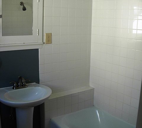5th image of 512 E Ermina Ave