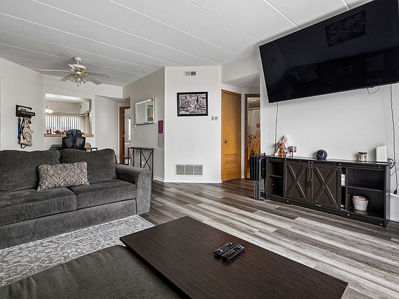 4th image of 7900 Nagle Ave APT 2N