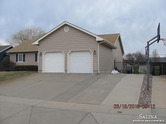 3rd image of 1468 Austin Cir