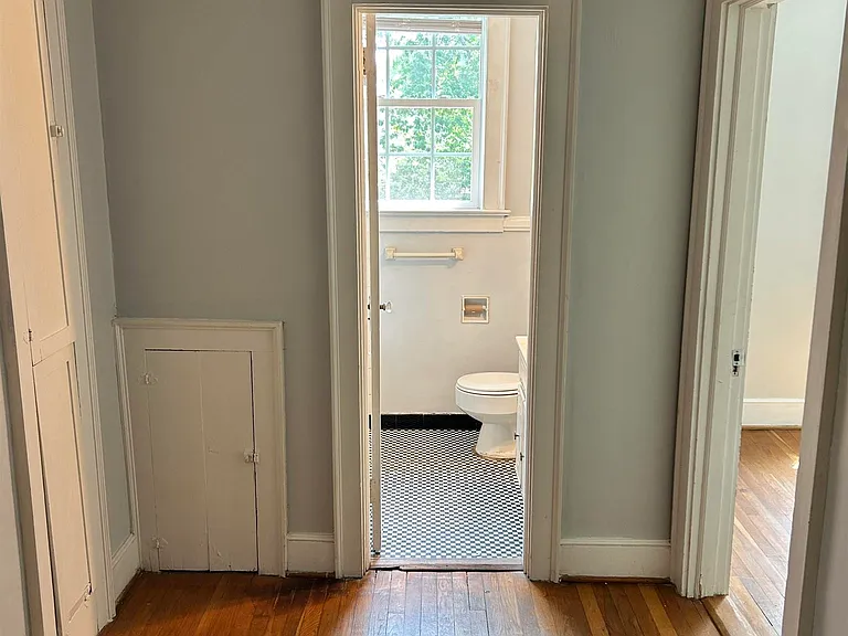 303 King St — Photo 10