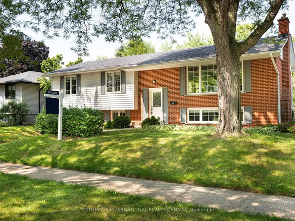 4445 Cottonwood Dr, Burlington, ON L7L 1R8
