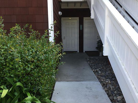 4th image of 185 Bayside Ct