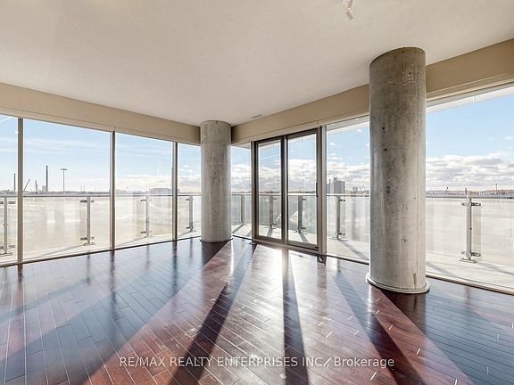 3rd image of 70 Distillery Ln #606
