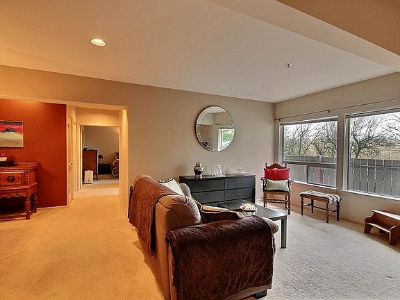 3rd image of 3540 Lake Washington Blvd SE APT G2