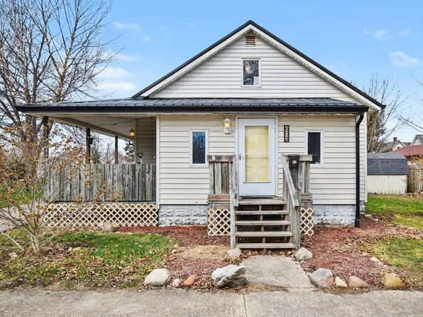 602 Illinois St, Walkerton, IN 46574