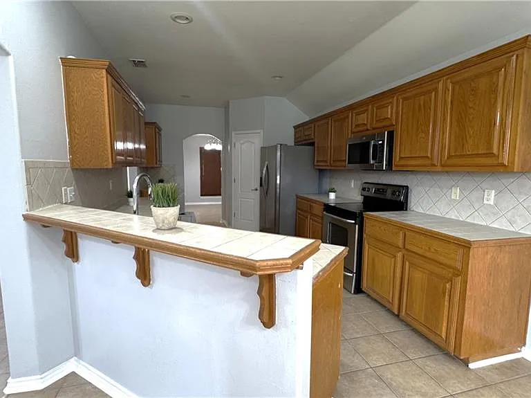 3405 Santa Monica — Photo 5