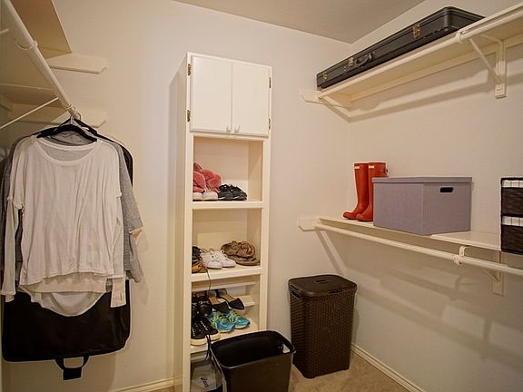 4th image of 5429 Basswood Cir