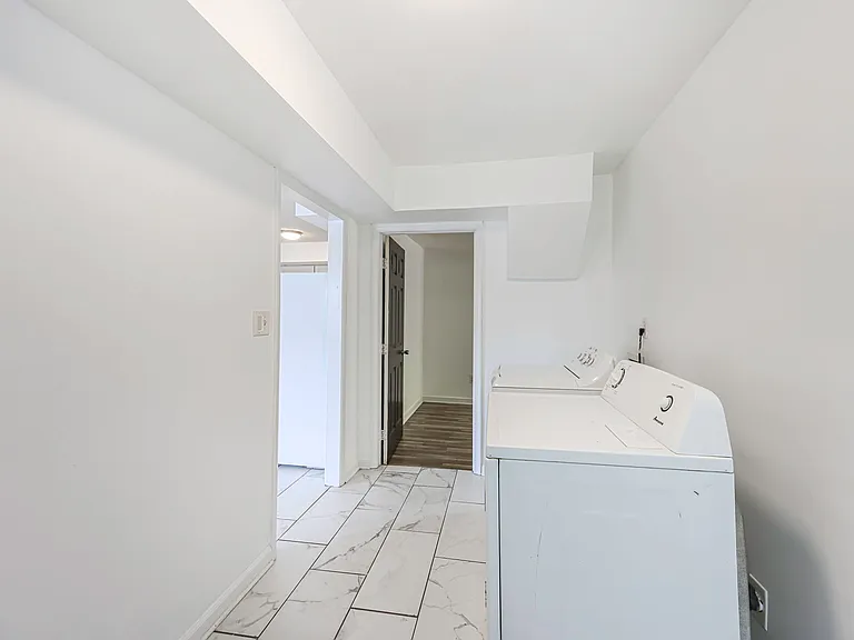 1208 Louis Ln — Photo 10