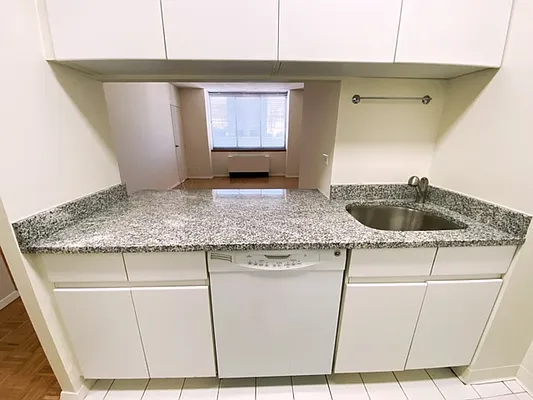 Rented by Royal Operation System | media 20