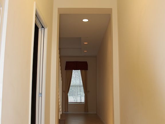 4th image of 545 SW 18th Ave Unit 36