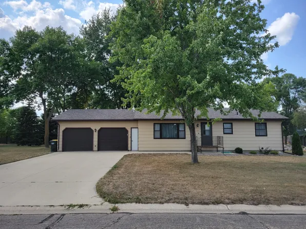 172 Hillcrest Ave, Spicer, MN 56288