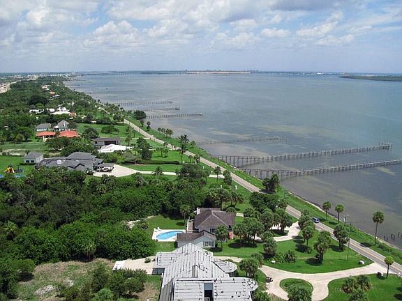 2nd image of 3015 S Indian River Dr