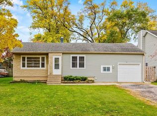 14 Deer Path, Lake In The Hills, IL 60156