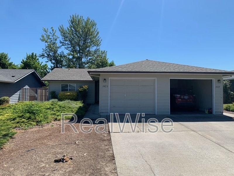 1st image of 1423 SW Kokanee Ln