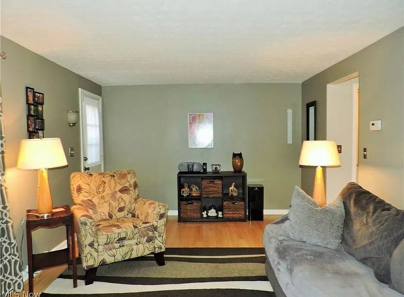 4605 Cox Dr — Photo 2