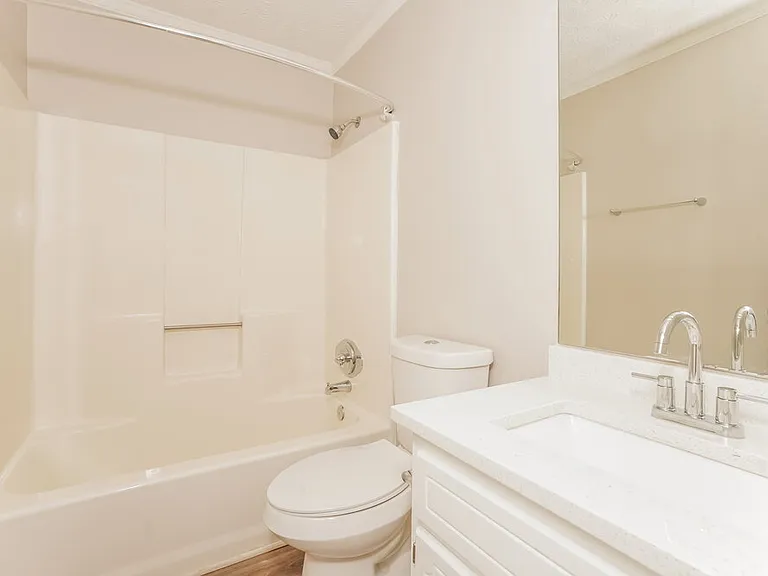 35 Riverside Ct — Photo 14