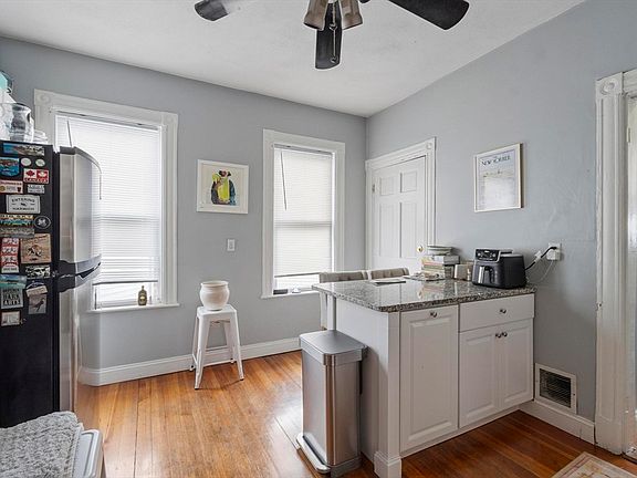 4th image of 87 Roseclair St #3