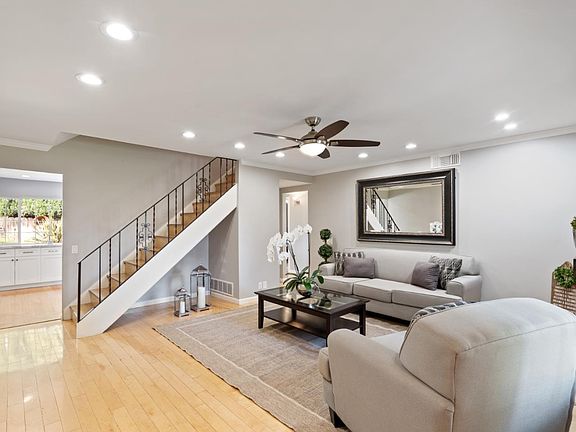 3rd image of 6185 Mahan Dr