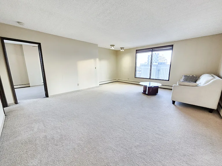 423 3rd Ave NE #2 — Photo 8