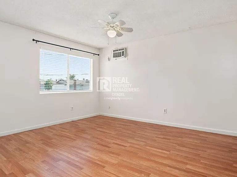 3009 Canyon Crest Dr #B — Photo 12