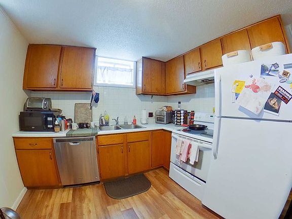 2nd image of 1013 Laramie St #2