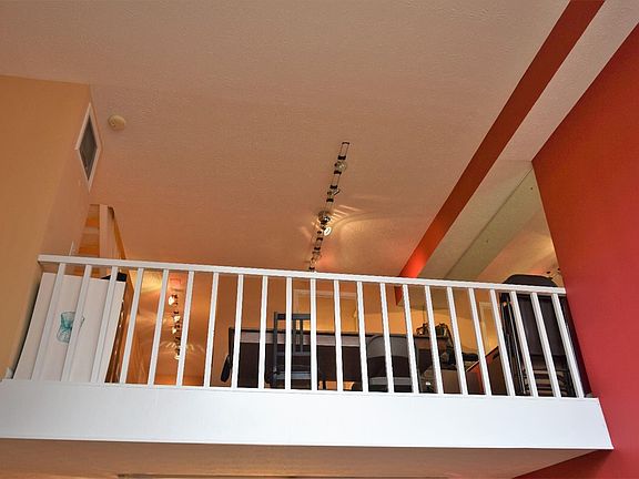 5th image of 10835 Lakehurst Ct