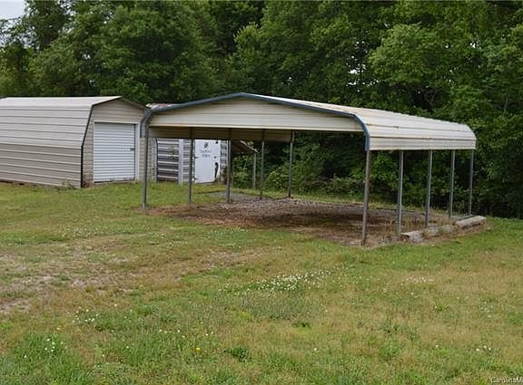 3rd image of 106 Excell Dr