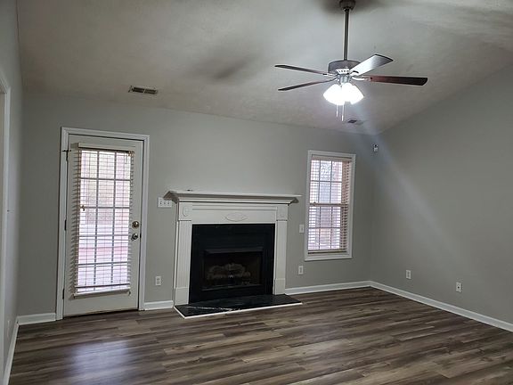4th image of 111 Markus Place Dr