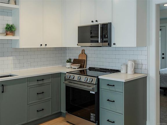 5th image of 1830 Allenby St #8