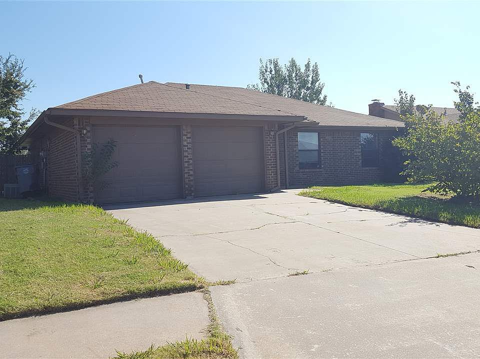 1st image of 2613 NW Locksley Ln