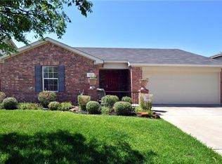 124 Maned Dr, Sanger, TX 76266