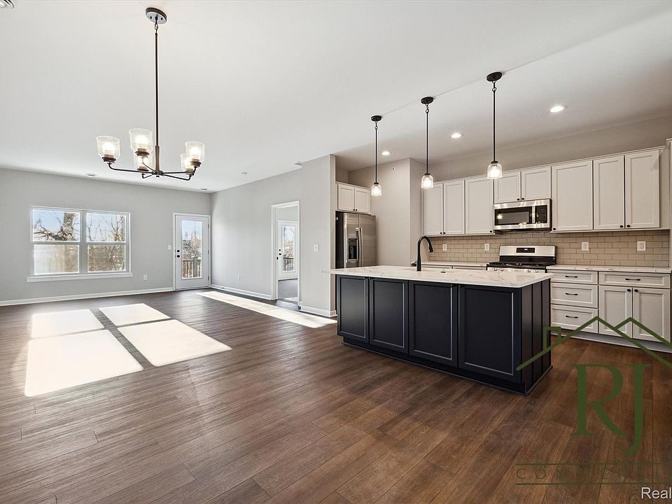 1st image of 606 Pointe Dr #268