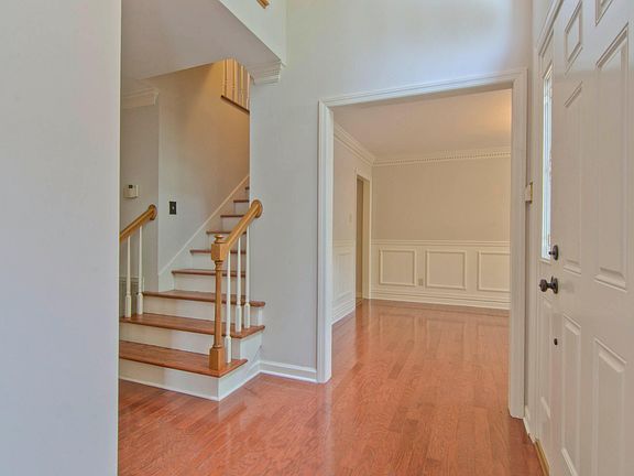 5th image of 1909 Lakelet Ct