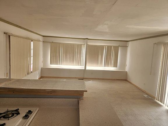 5th image of 2205 W Acacia Ave Space 94