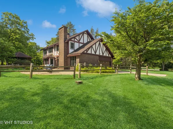 8112 Breckenridge Ct, Bull Valley, IL 60098